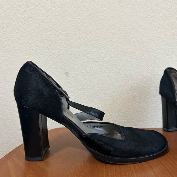 Vintage Kenneth Cole Black Leather Fur Exterior Clasp strap closure Italy Size 8 - Picture 11 of 11